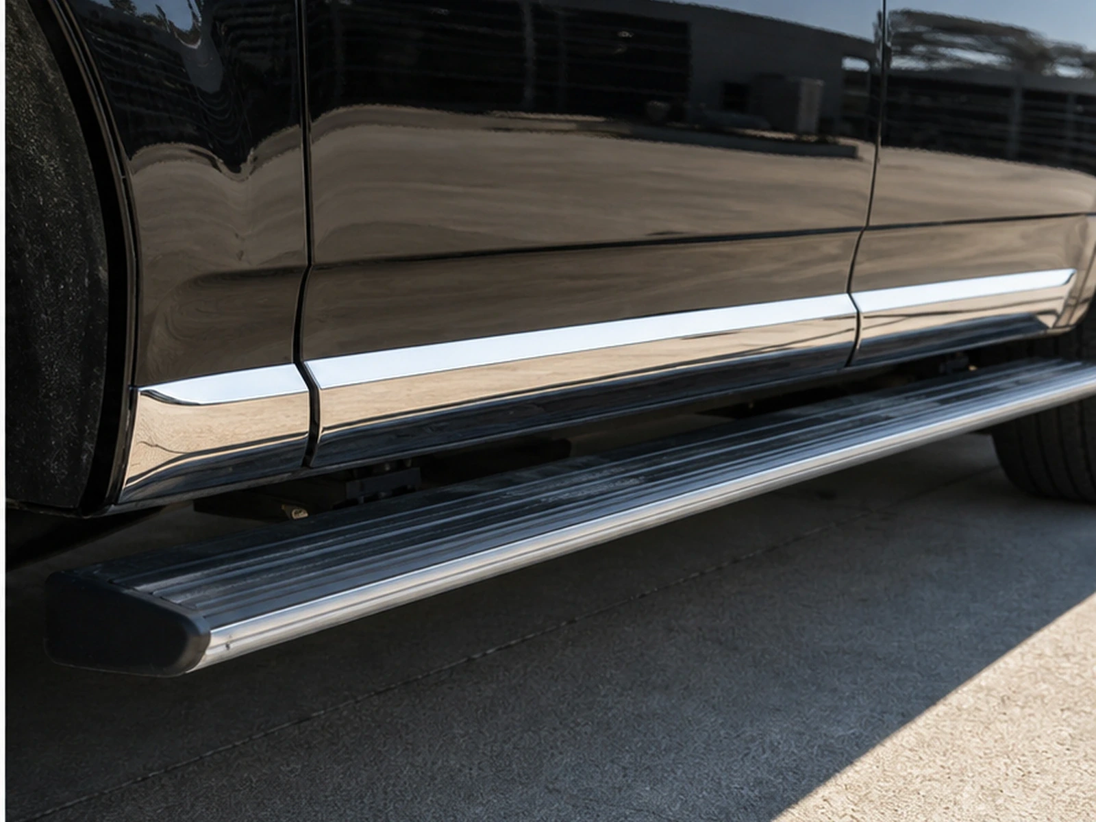 QAA TH55655 Rocker Panel Trim for 2015-2017 Lincoln Navigator: fitment and setup detail