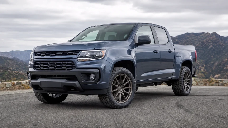 Aftermarket alloy wheels fitted to a midsize pickup