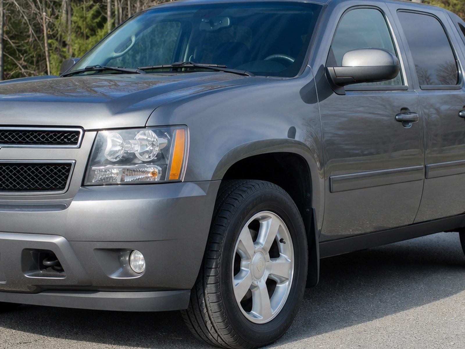 GM Molded Splash Guards for 2007-2013 Chevrolet Avalanche: installed-use view