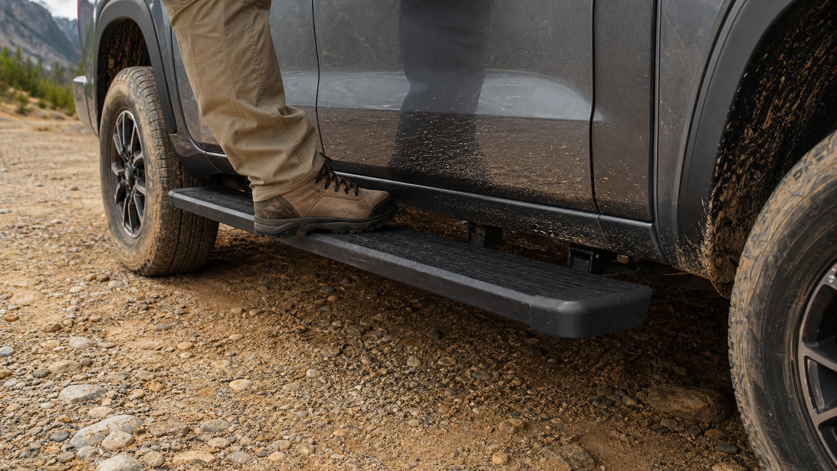 Non-slip running board step surface